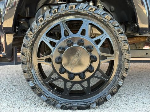 Used 2022 Ford F450 Platinum w/ FX4 Off-Road Package AWD/4WD image 28