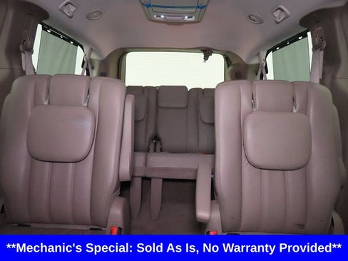 Used 2012 Chrysler Town & Country Touring-L w/ Driver Convenience Group FWD image 17