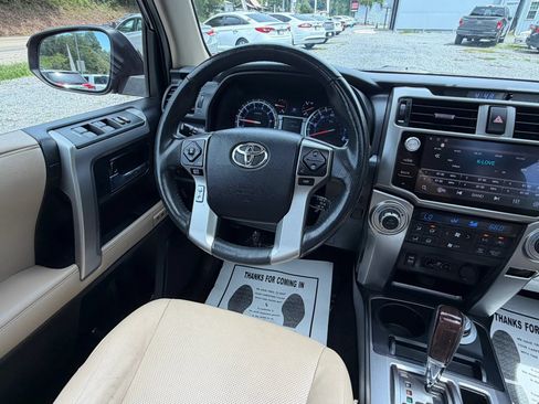Used 2018 Toyota 4Runner Limited AWD/4WD image 27