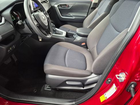 Certified 2025 Toyota RAV4 LE FWD image 11