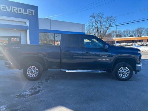 Used 2022 Chevrolet Silverado 2500 LT w/ Convenience Package image 11