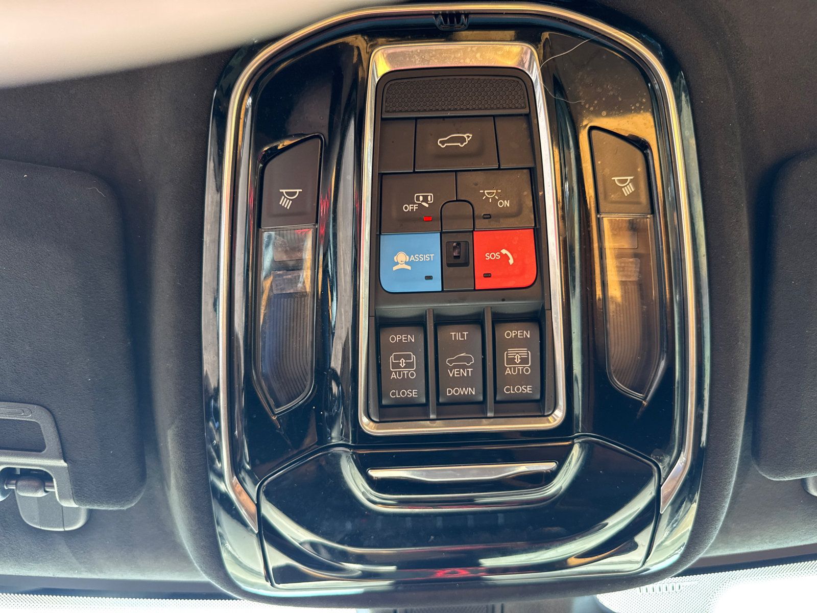 Used 2024 Jeep Grand Cherokee L Summit AWD/4WD image 12