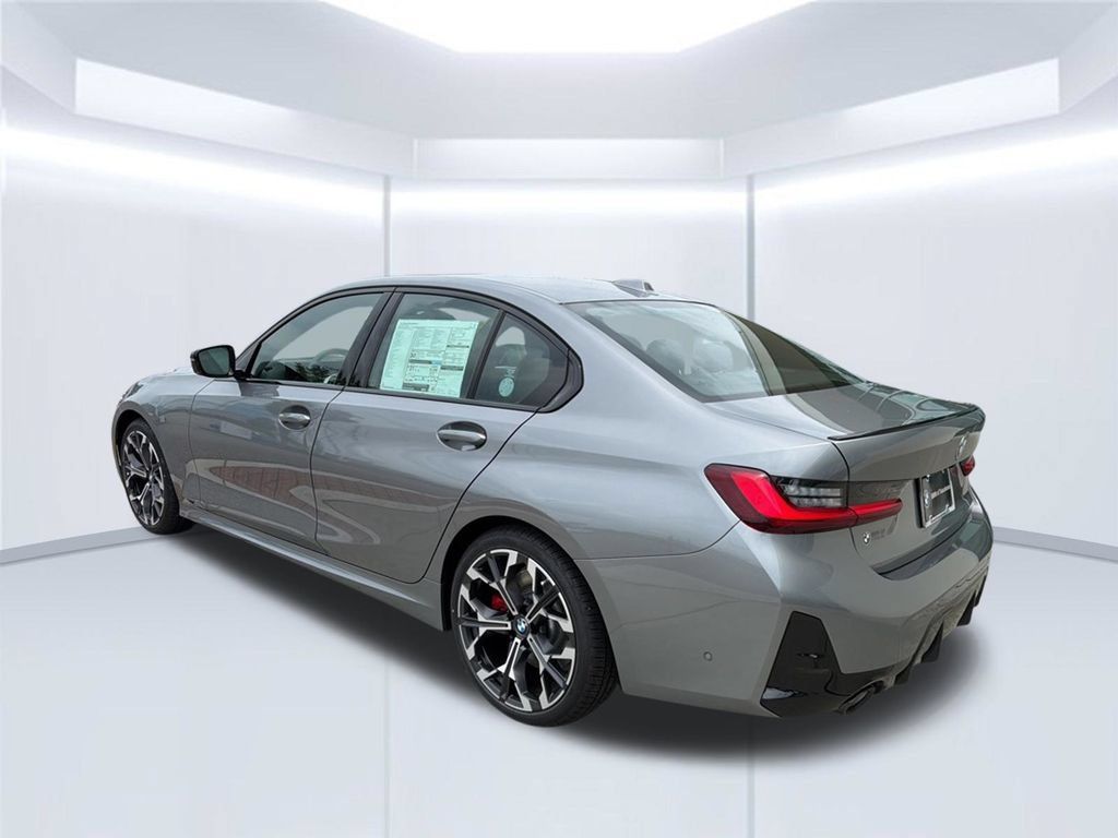 New 2026 BMW 330i Sedan w/ M Sport Package RWD image 4