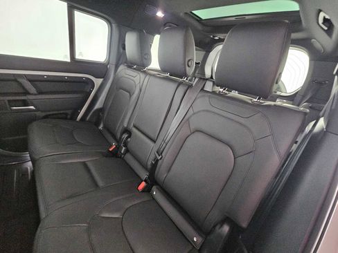 New 2026 Land Rover Defender 130 X-Dynamic SE image 19