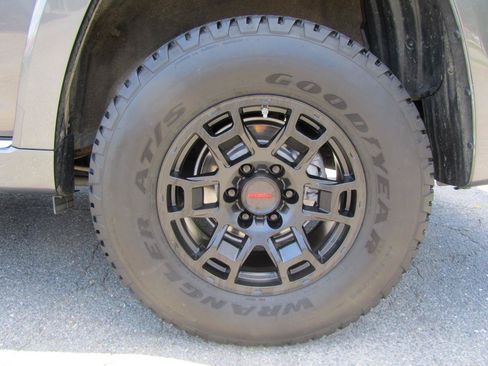 Used 2011 Toyota 4Runner SR5 AWD/4WD image 26