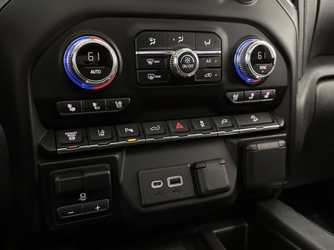 Used 2020 GMC Sierra 3500 Denali w/ Denali Ultimate Package image 17