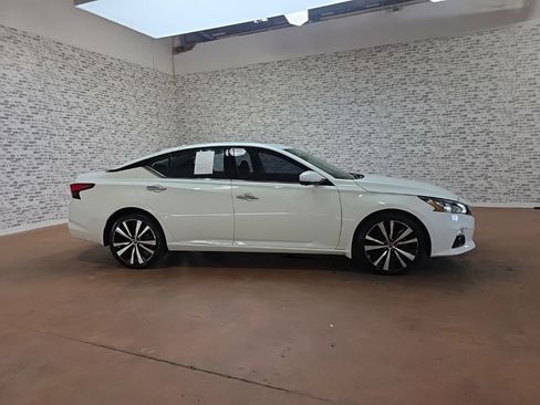Used 2021 Nissan Altima 2.5 Platinum AWD/4WD image 6