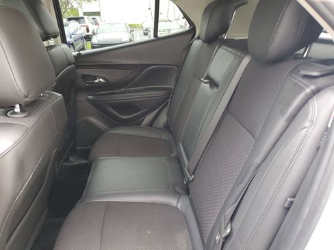 Used 2021 Buick Encore Preferred image 9