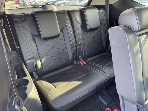 Used 2024 Volkswagen Atlas SE AWD/4WD image 22
