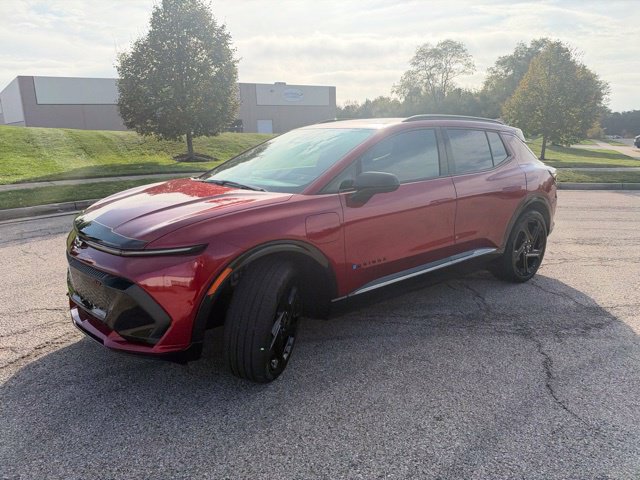 Used 2025 Chevrolet Equinox EV RS w/ LPO, All-Weather Mat Package FWD image 4
