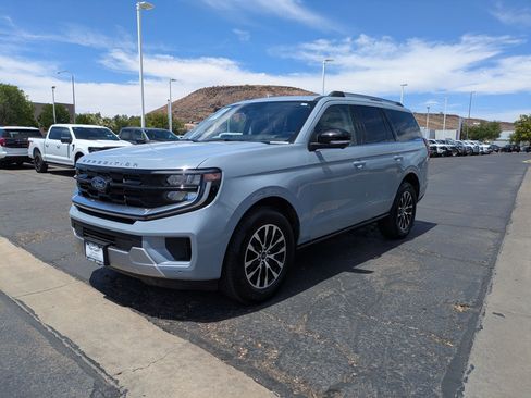 Certified 2025 Ford Expedition Platinum AWD/4WD image 10