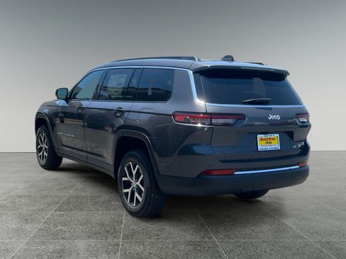 Used 2025 Jeep Grand Cherokee L Limited RWD image 3