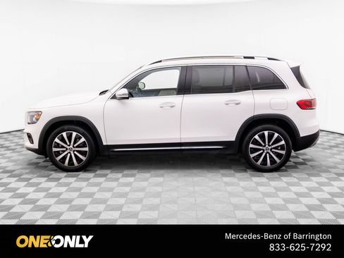 Used 2021 Mercedes-Benz GLB 250 4MATIC image 2
