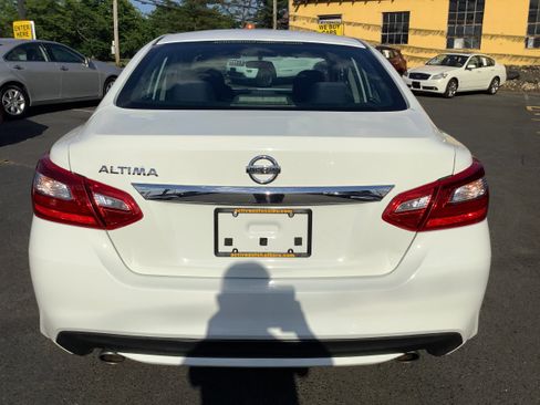 Used 2016 Nissan Altima 2.5 S w/ Power Driver Seat Package FWD image 7