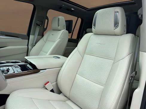 New 2026 Cadillac Escalade ESV Platinum Sport w/ LPO, ONYX Package AWD/4WD image 11