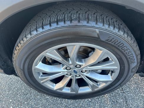 Used 2020 Ford Explorer Limited RWD image 11