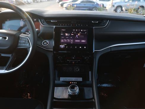 New 2025 Jeep Grand Cherokee L Altitude image 24