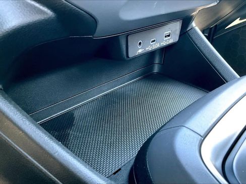 Used 2024 Subaru Crosstrek 2.0i Premium image 34