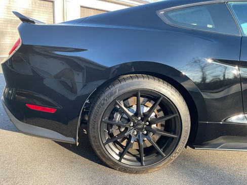 Used 2016 Ford Mustang Shelby GT350 w/ Track Package image 19