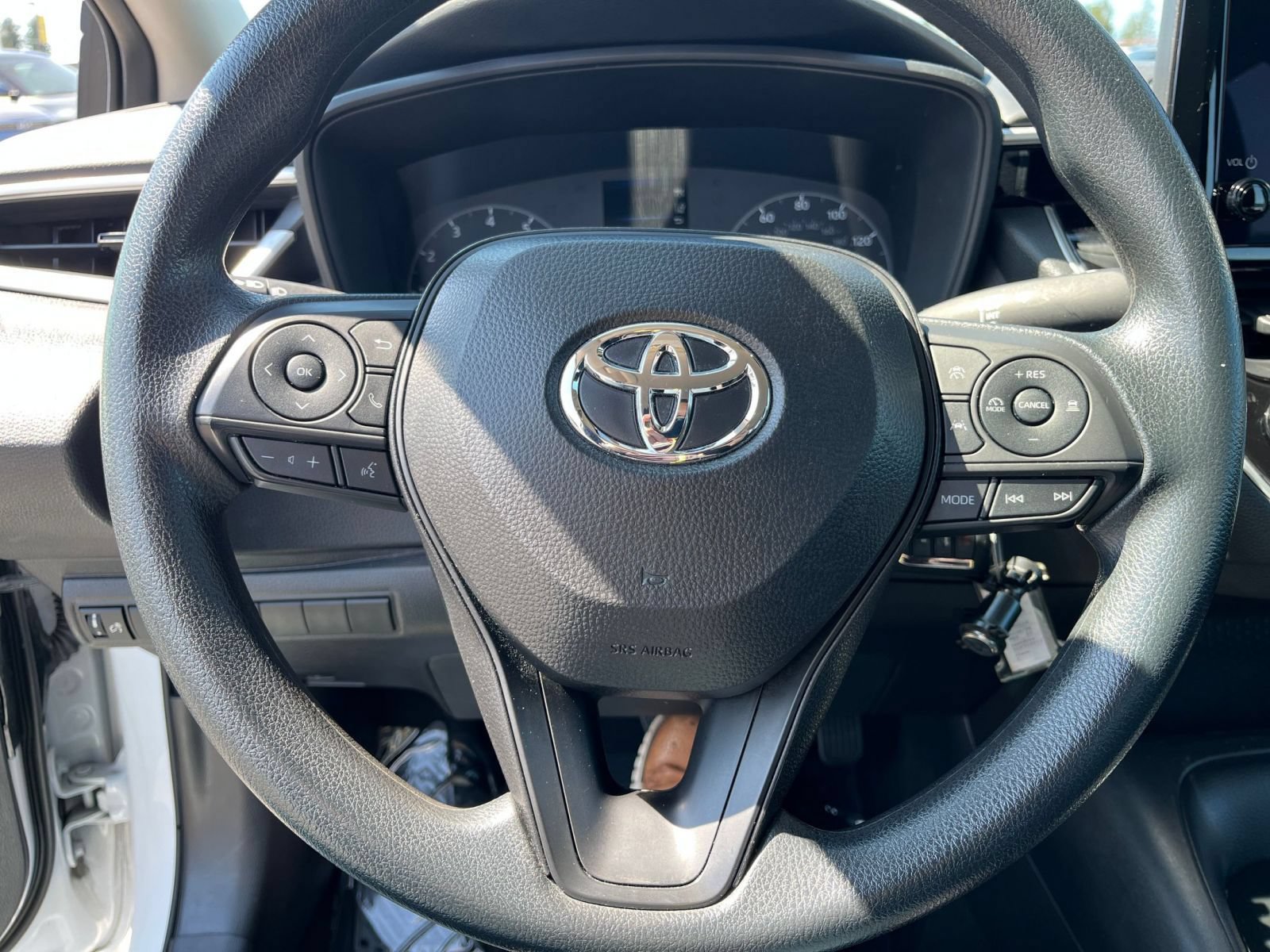Used 2025 Toyota Corolla LE FWD image 27