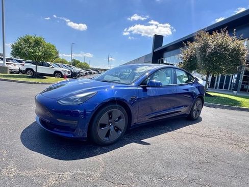 Used 2023 Tesla Model 3 Standard Range RWD image 4