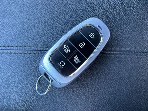 Used 2024 Hyundai Santa Cruz Limited image 33