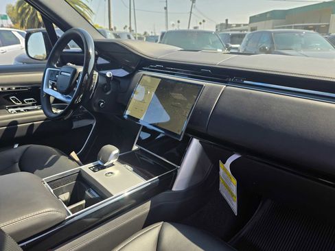 New 2025 Land Rover Range Rover SE image 12