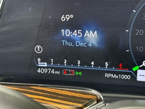 Used 2023 Cadillac Escalade Premium Luxury AWD/4WD image 18