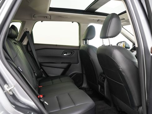 Used 2023 Nissan Rogue SV w/ SV Premium B Package AWD/4WD image 14