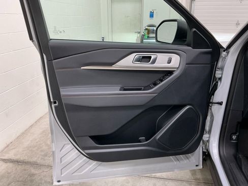 New 2026 Ford Explorer Active w/ Active Comfort Package image 18