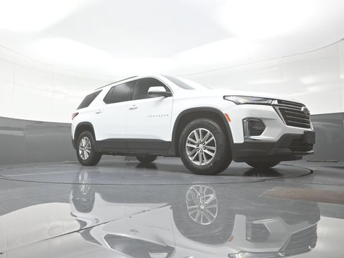Used 2023 Chevrolet Traverse LT w/ LPO, Floor Liner Package AWD/4WD image 9
