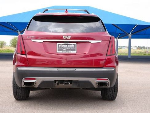 Used 2021 Cadillac XT5 Premium Luxury FWD image 4