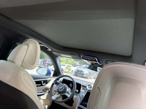 Used 2026 Mercedes-Benz GLC 300 image 10
