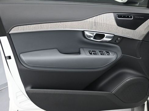 Certified 2025 Volvo XC90 B6 Ultra w/ Protection Package AWD/4WD image 10