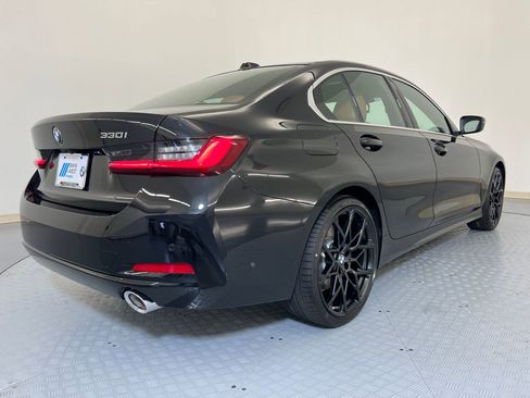 Used 2025 BMW 330i Sedan w/ Premium Package RWD image 8