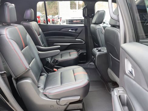 Certified 2024 Chevrolet Traverse RS w/ LPO, Floor Liner Package image 36