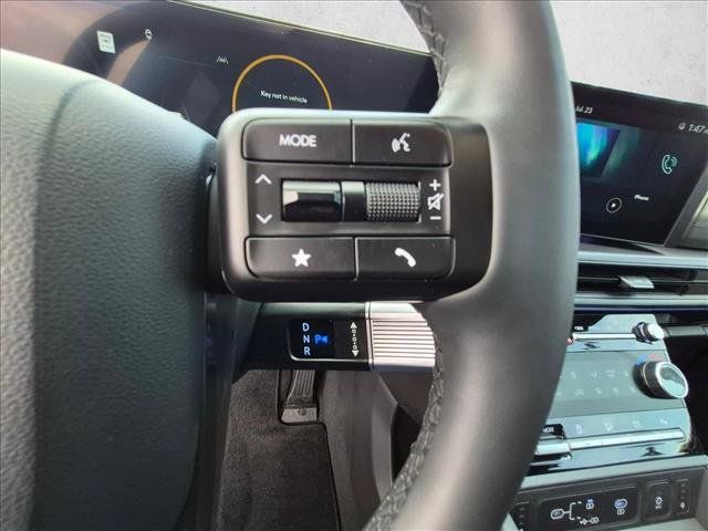 Certified 2025 Hyundai Santa Fe Calligraphy FWD image 15