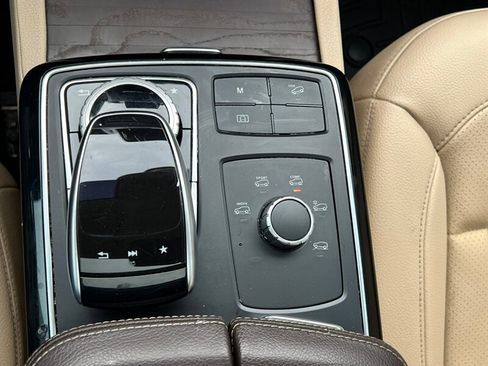 Used 2019 Mercedes-Benz GLE 400 4MATIC w/ Premium 1 Package image 39