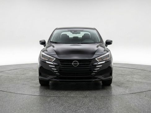 Used 2025 Nissan Versa SV FWD image 2