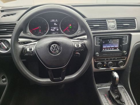 Used 2016 Volkswagen Passat 1.8T S FWD image 22