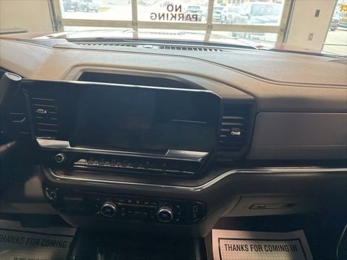 Used 2024 GMC Sierra 3500 SLT w/ SLT Premium Package image 25