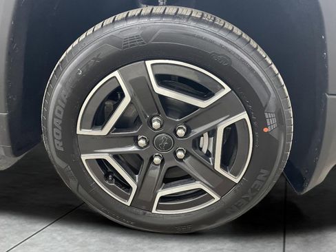 New 2026 Jeep Cherokee Laredo AWD/4WD image 18