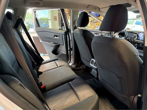Used 2024 Nissan Rogue SV AWD/4WD image 30