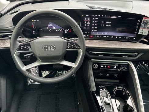 New 2025 Audi Q5 Premium image 13