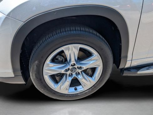 Used 2017 Toyota Highlander Limited image 43