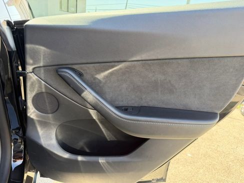 Used 2022 Tesla Model Y Performance image 17