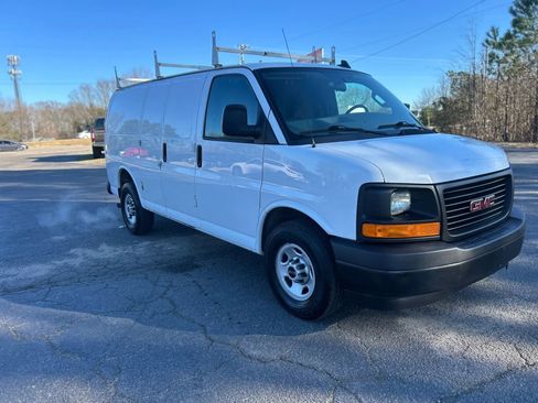 Used 2017 GMC Savana 3500 image 4