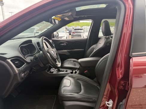 Used 2021 Jeep Cherokee Latitude Lux 80th Anniv w/ Quick Order Package 2YU 80th AWD/4WD image 37