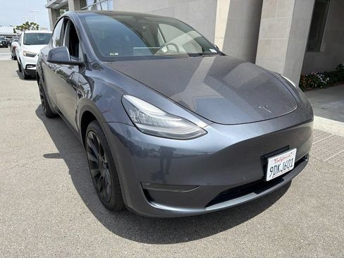 Used 2022 Tesla Model Y Long Range AWD/4WD image 12