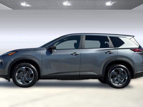 Used 2024 Nissan Rogue SV image 6